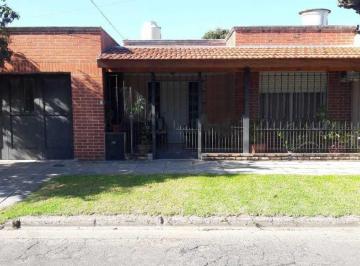 Casa · 130m² · 4 Ambientes · 1 Cochera · Casa en Venta - 3 Dorm. 2 Baños - 130 m² - Muñiz, San Miguel
