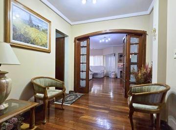 Casa · 250m² · 6 Ambientes · 2 Cocheras · Casa 5 Habitaciones Piscina Quincho Venta Ituzaingo