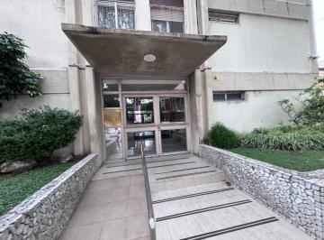 Departamento · 104m² · 4 Ambientes · 1 Cochera · Venta Depto 4 Amb C/cochera en Versalles Caba