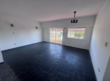 Departamento · 104m² · 4 Ambientes · 1 Cochera · Venta Depto 4 Amb C/cochera en Versalles Caba