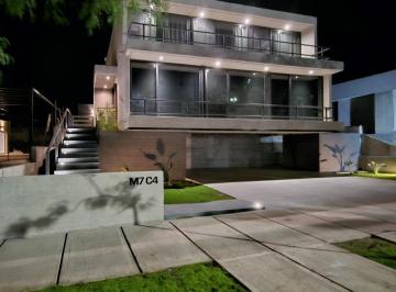 Casa · 360m² · 7 Ambientes · 3 Cocheras · Espectacular Casa en Venta Barrio Dalvian