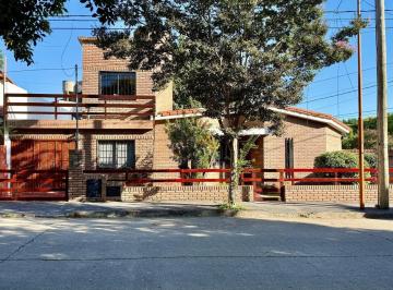 PH · 85m² · 5 Ambientes · 2 Cocheras · Venta Casa PH 3 Dorm., 2 Baños, Patio. Barrio Santa Rita. Villa Carlos Paz