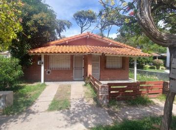 Casa · 38m² · 1 Dormitorio · 1 Cochera · Venta/financia! Casa P. H. de 2 Ambientes