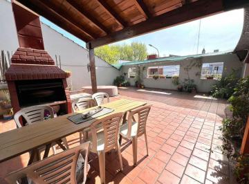 Casa · 193m² · 5 Ambientes · 1 Cochera · Venta Casa 4 Hab. Terraza Patio Cochera V. Devoto