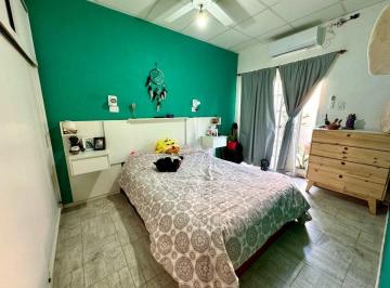 PH · 45m² · 2 Ambientes · Casa PH Pasillo en Venta 2 Ambientes con Patio