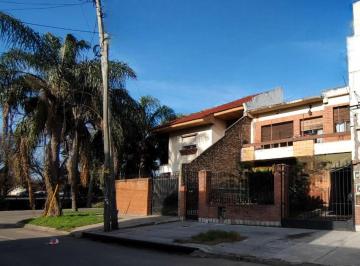 Casa · 215m² · 7 Ambientes · 2 Cocheras · Venta Casa Ideal Dos Familias Dos Deptos 3 Amb