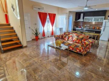 Casa · 115m² · 4 Ambientes · 1 Cochera · Venta Casa 2 Dorm., Jardín Pileta P. Esther