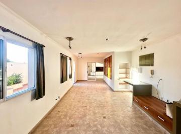 Departamento · 73m² · 6 Ambientes · Se Alquila Planta Alta Fray Cayetano 3800
