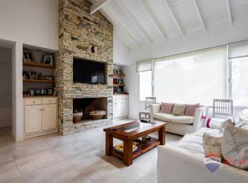 Casa · 175m² · 4 Ambientes · 2 Cocheras · Venta Casa La Herradura 4 Ambientes en Una Planta