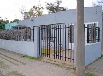 Casa · 132m² · 4 Ambientes · 1 Cochera · Venta Casa 3 Dorm.