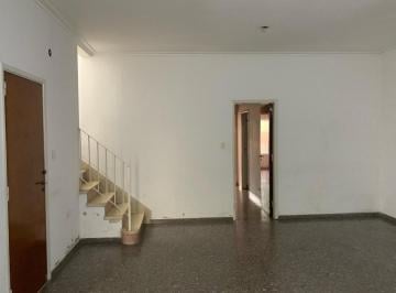 Casa · 147m² · 4 Ambientes · Casa en Venta - 3 Dorm. 2 Baños - 240 m² - La Plata