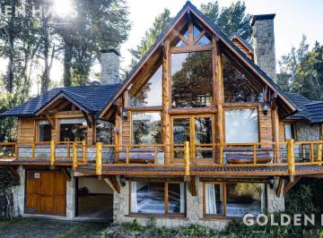 Casa · 270m² · 5 Ambientes · 2 Cocheras · Venta Excelente Casa en Villa Campanario