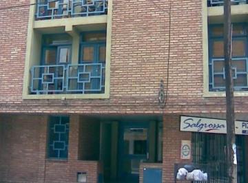 Departamento de 4 ambientes, Córdoba · Alberdi. Depto de 1d con Balcón en Alquiler!