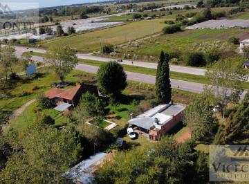 Casa de 7 ambientes, Gowland · Dos Casas Sobre Rp 215 Km 31, 300 m². Partido de La Plata, Buenos Aires.