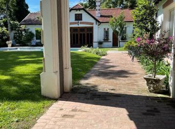 Casa · 630m² · 5 Ambientes · 4 Cocheras · Excelente Chalet Inglés con Pileta, en Alquiler y Venta en Martínez, Libertador Al Río