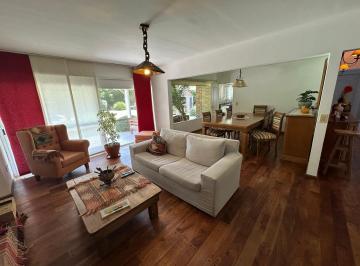Casa · 295m² · 8 Ambientes · 1 Cochera · Excelente Propiedad de 8 Ambientes en Solares de Talar - Pacheco - Don Torcuato