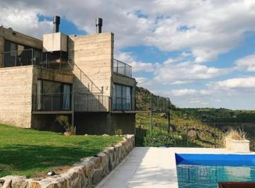 PH · 300m² · 6 Dormitorios · Moderno Complejo de Cabañas!