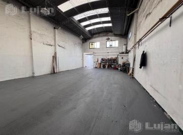 Bodega-Galpón · 240m² · 3 Ambientes · Venta Casa con Galpón y Parque J. L. Suarez 2500 - Mataderos