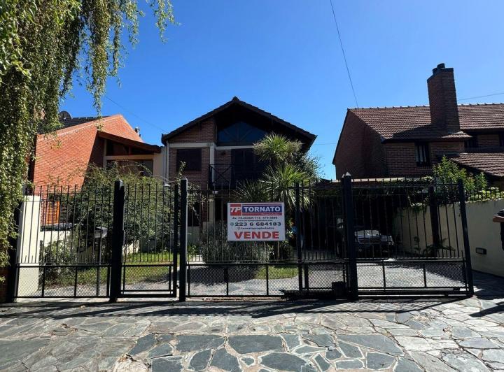 Casa · 263m² · 5 Ambientes · 1 Cochera