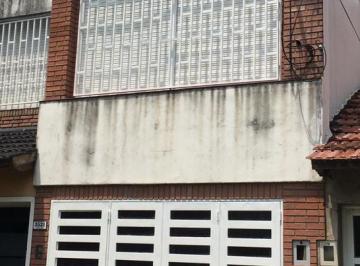 Casa · 80m² · 2 Dormitorios · 1 Cochera · Casa - Rosario