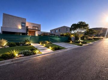 Casa de 3 ambientes, Las Heras · Contacto Propiedades Inmobiliaria Vende Casa en B ° Mendoza Norte