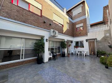 PH de 5 ambientes, General San Martín · Hermosa Propiedad 5 Ambientes con Patio y Terraza, en Muy Buena Ubicacion