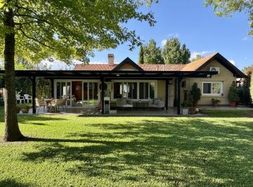Casa · 145m² · 4 Ambientes · 2 Cocheras · Casa en Venta Campos de Echeverria Canning