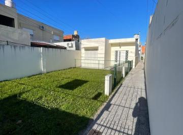 Casa · 200m² · 2 Dormitorios · 2 Cocheras · Casa en Monte Chingolo
