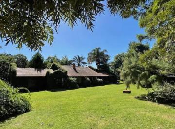 Casa · 300m² · 4 Ambientes · Casa en Club de Campo El Moro