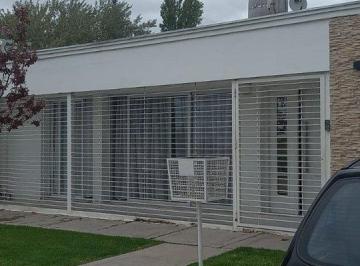 Casa · 120m² · 5 Ambientes · 1 Cochera · Alquiler Casa Vistalba Lujan de Cuyo