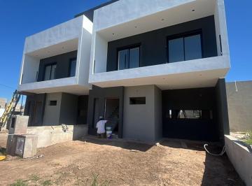 Casa · 130m² · 4 Ambientes · 2 Cocheras · Rincones 3 Plantas Rooftop C/vista 3d. 3b Calidad
