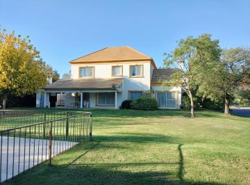 Casa de 5 ambientes, Pilar · Casa Lindísima en Venta Pilar Golf