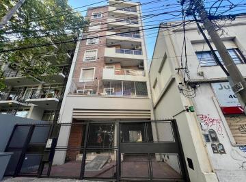 Departamento · 54m² · 2 Ambientes · 1 Cochera · Departamento Al Frente con Balcón y Cochera