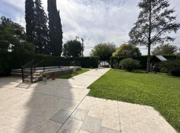 Casa · 250m² · 5 Ambientes · 3 Cocheras · Venta Casa en Pueblo Esther