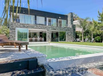 Casa · 480m² · 7 Ambientes · 2 Cocheras · Venta - Casa Al Rio en El Barrio San Juan, Villanueva