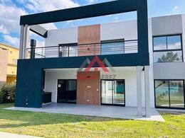 Casa · 176m² · 5 Ambientes · 2 Cocheras · Casa - El Principado