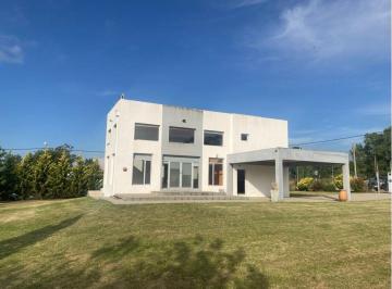 General · Casa Hermosa con Terreno de 2.187 m²