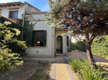 Casa · 224m² · 3 Ambientes · 1 Cochera · Venta de Casa en Bella Vista 3 Ambientes