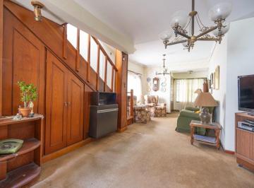 Casa · 228m² · 5 Ambientes · 1 Cochera · Casa en Venta 5 Ambientes Apta Credito Temperley