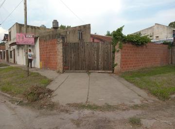 Casa de 3 ambientes, Esteban Echeverría · Casa en Venta con Locales! Ideal Inversores!
