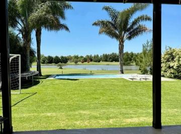 Casa · 170m² · 5 Ambientes · Casa en Venta Al Golf con Vista a La Laguna en San Isidro Labrador