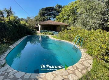 Quinta vacacional · 88m² · 5 Ambientes · Apto Credito Hipotecario Venta Quinta con 3 Dorm. Sobre 750 m², Pileta y Quincho - La Reja Sur