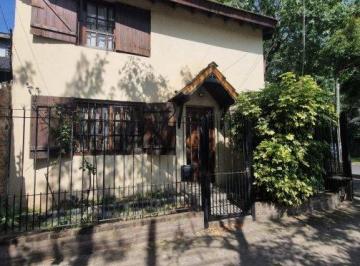 Casa de 3 ambientes, Esteban Echeverría · Hermosa Casa en Esquina!