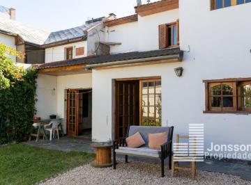 Casa · 5 Ambientes · 1 Cochera · Casa en El Centro de Neuquén