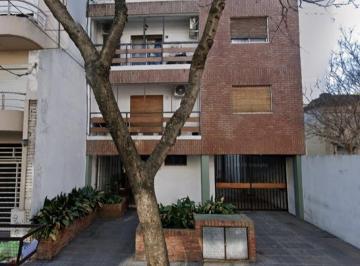 Departamento · 50m² · 2 Ambientes · 1 Cochera · 2 Ambientes Muy Lindo y Luminoso, con Balcón