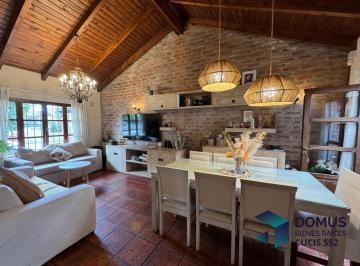 Casa · 190m² · 4 Dormitorios · 2 Cocheras · Venta Casa Grand Bourg