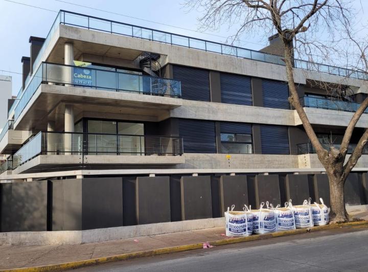 Desarrollo vertical · Living Quilmes II