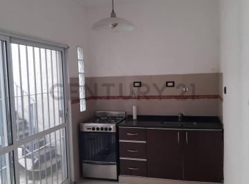 Casa · 77m² · 4 Ambientes · Venta Casa Centrica en PH, 4 Amb - Ubicada en Pleno Centro de San Martin. Apto Credito!