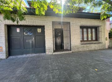 Casa · 240m² · 4 Ambientes · 1 Cochera · Casa en San José