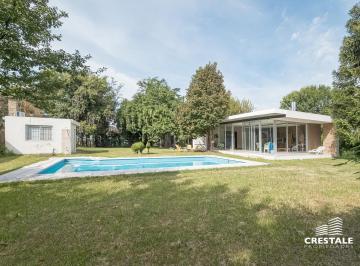 Casa · 155m² · 2 Ambientes · 2 Cocheras · Venta Casa Funes